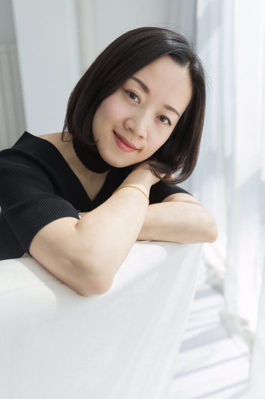 為了追求美膚美顏她竟然從外企辭職開了一家美容院……