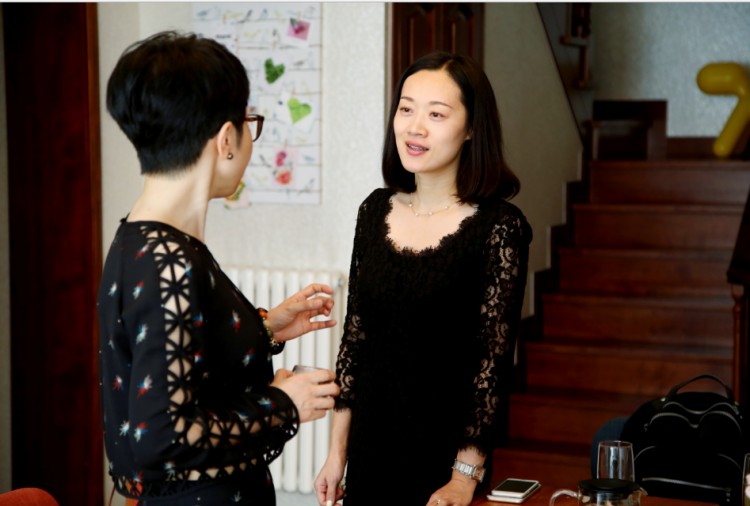 為了追求美膚美顏她竟然從外企辭職開了一家美容院……