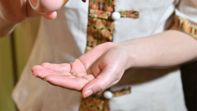 泰式按摩！精油按摩 古代按摩，成人舒適曬太陽