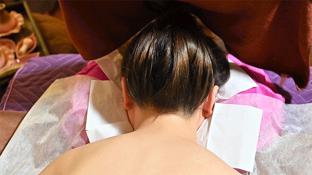 泰式按摩！精油推拿+古法按摩成個人舒服曬