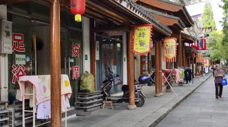 上海南翔一條老街匯集多家足浴按摩店原來是中醫(yī)文化街