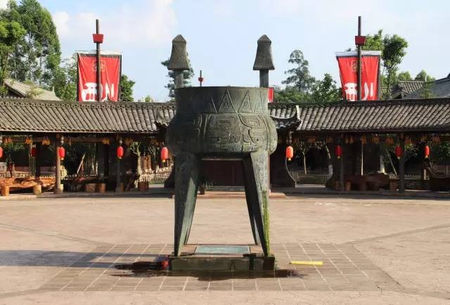 離城80km｜成都前所未見的土樓酒店居然還有白酒SPA!