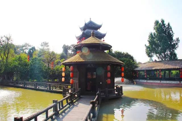 離城80km｜成都前所未見的土樓酒店居然還有白酒SPA!