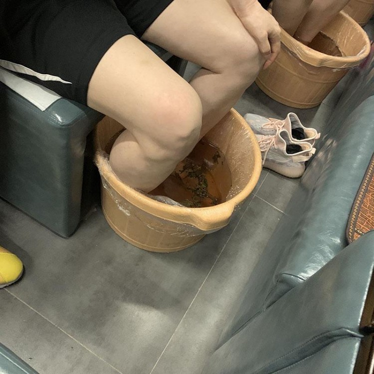 采耳還是采花披著養生外衣打擦邊實則特殊服務