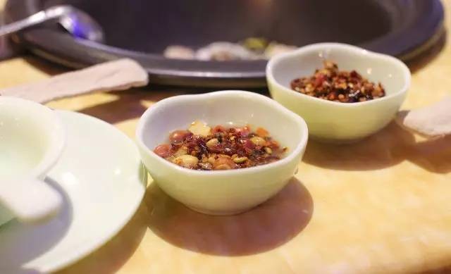 59元搶重慶逼格最高的魚館「味萊魚館」蒸汽花鰱一鍋一魚兩吃還能順便免費做個spa……