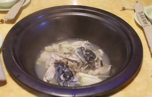 59元搶重慶逼格最高的魚館「味萊魚館」蒸汽花鰱一鍋一魚兩吃還能順便免費做個spa……