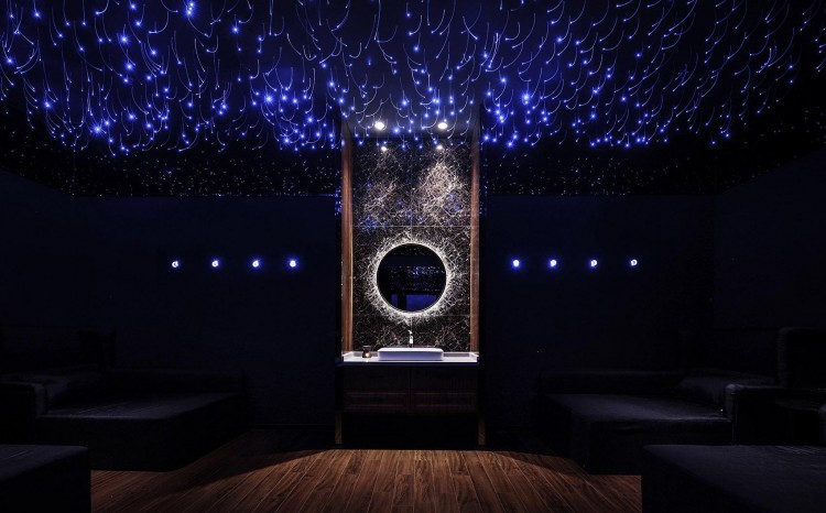 讓顧客如同沉浸在浩瀚宇宙般的SPA按摩館