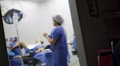裸身做spa被直播情侶住酒店被偷拍學(xué)會(huì)這3招讓攝像頭無所遁形！