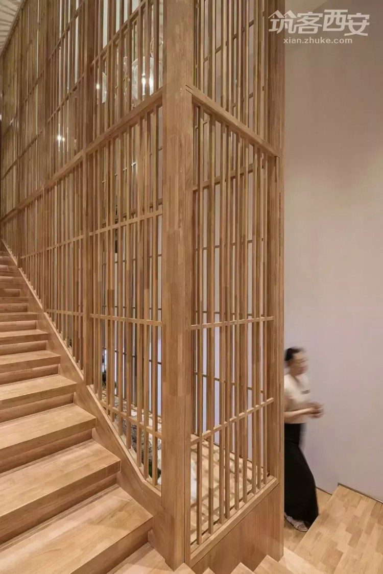 中午開門凌晨歇業/在西安來這里的人都舒展了