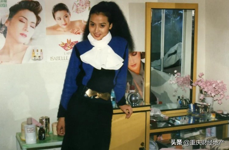 她一手創(chuàng)建了重慶的美容帝國不僅改變了自己更影響了一座城