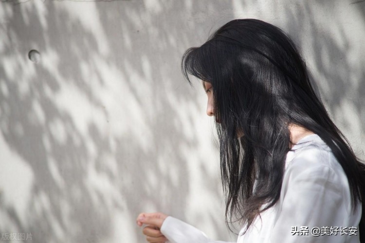 一個在西安做足浴的女孩試圖尋找救贖和出路