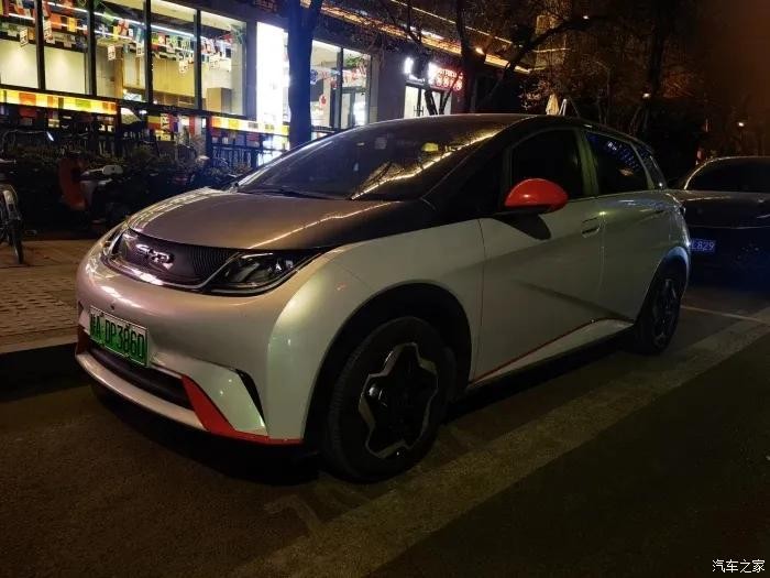 開著海豚打卡網(wǎng)紅光音酒吧體驗西安最有氛圍夜生活的地方