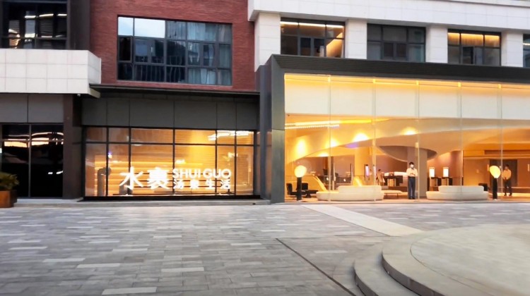 體驗(yàn)武漢城區(qū)一家休閑養(yǎng)生店按摩忘了時(shí)間只記得豐富的自助餐