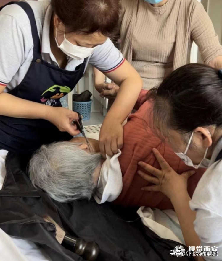 上門助浴為老人送來床邊幸福西安二十所社區用心守護夕陽紅
