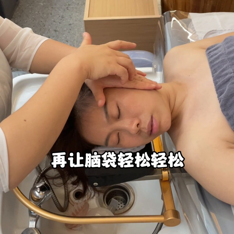 小姐妹睡眠質(zhì)量不好，可以試試頭部治療，放松頭部真的可以解壓...