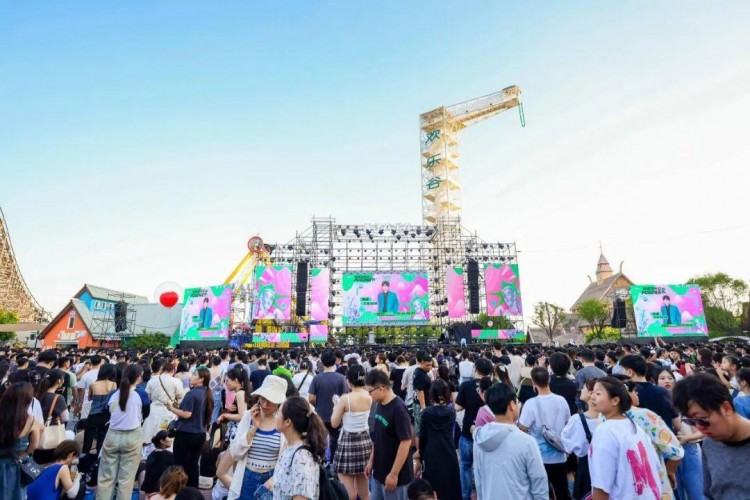 夏來暑深好納涼東麗湖邊歡樂長：歡樂暑期打卡東麗