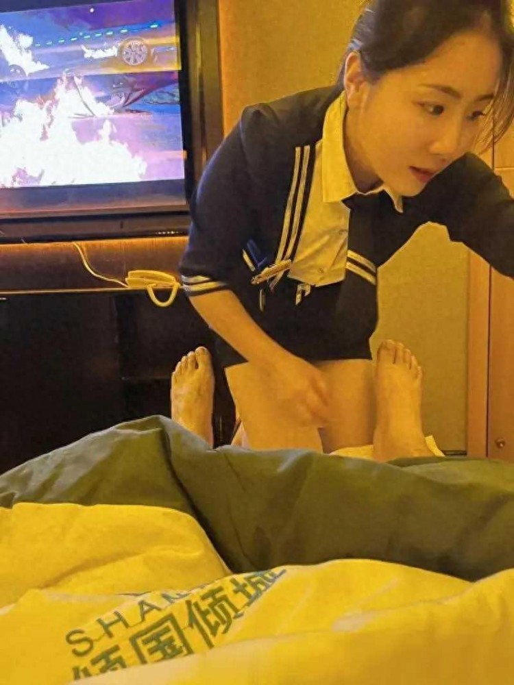 愛上了按摩足浴技師可無法確定她自己的感情