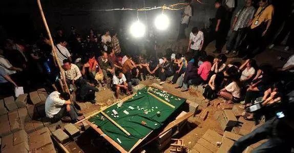 夜晚合肥警方沖進一SPA會所沒過多久……
