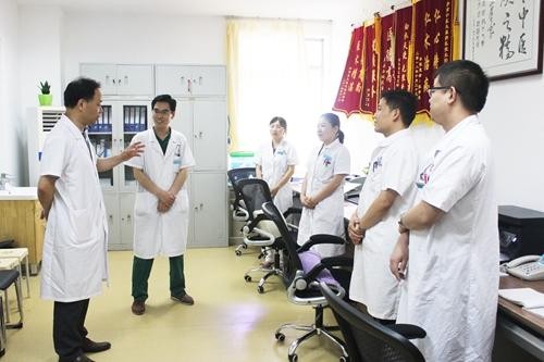 濟南市醫學會風濕委員會主委蒞臨濟南中醫風濕病醫院