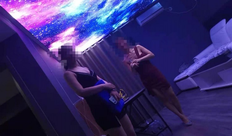 要什么服務都有全套外賣APP內五星好評店提供涉黃服務：用技師身材好到爆等評論引流