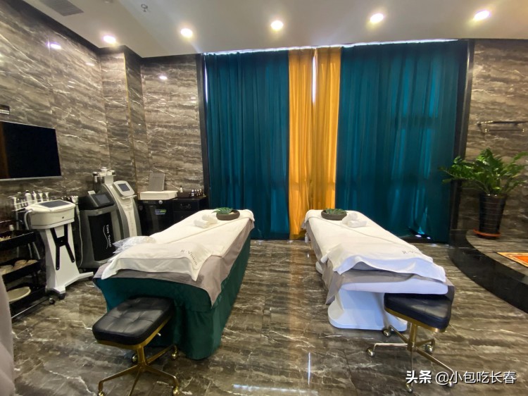 長(zhǎng)春名媛的娛樂場(chǎng)所服裝美甲美睫美容按摩吃飯唱歌一條龍服務(wù)