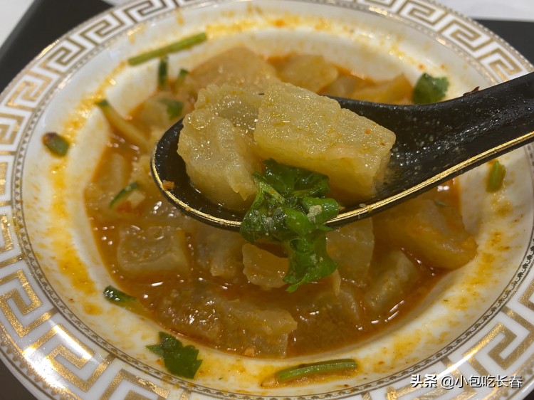 長(zhǎng)春名媛的娛樂場(chǎng)所服裝美甲美睫美容按摩吃飯唱歌一條龍服務(wù)