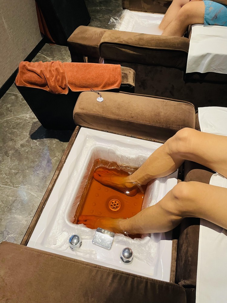 開在長春的這家地道重慶足浴店無限免費的小吃讓人吃到爽