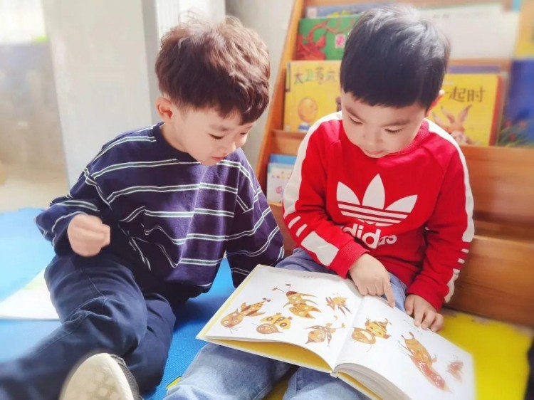 開卷有益來一場(chǎng)讀書spa—濟(jì)南市市中區(qū)樂山幼兒園讀書月主題活動(dòng)