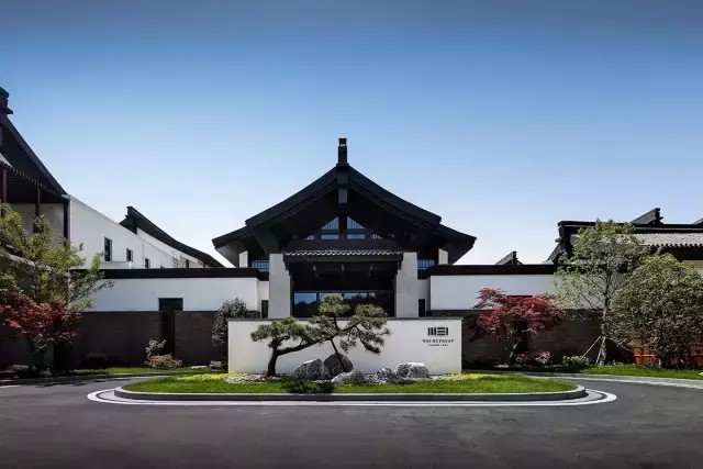 這家一開業就紅透整個江浙滬的度假酒店玩出了真正的中國奢華