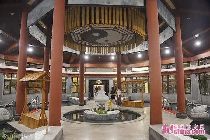 詩與遠(yuǎn)方云上見|走進(jìn)崑龍溫泉一池仙泉仙霧縹緲