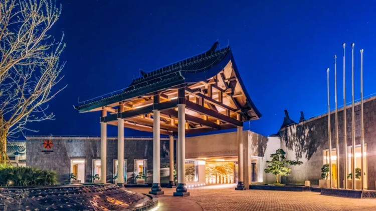 廣東首個運河式戶外恒溫泳池據說是珠海超美的海邊度假酒店