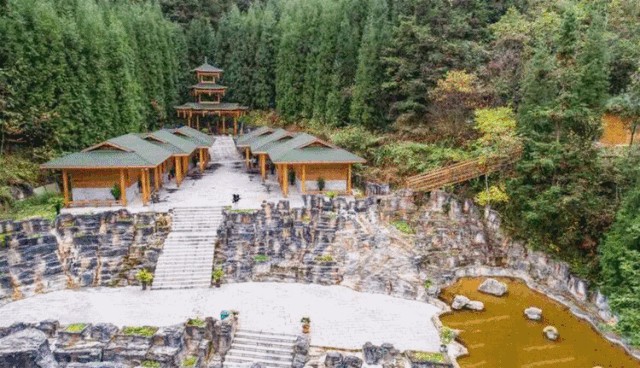 呼朋引伴來貴陽這約泡春秋換季泡湯最巴適享受難得的山野愜意