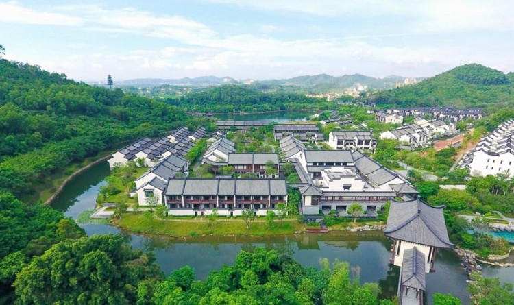 被譽為嶺南第一湯泉的惠州中海湯泉酒店，一泉一湖兩水五山，白菜價格