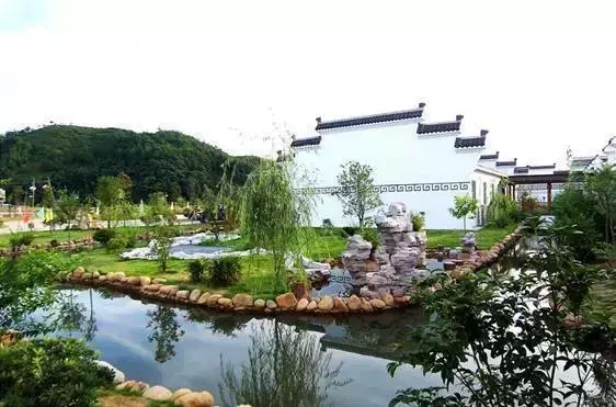 客家住宅，田園風(fēng)光——贛州三百山熱泉河溫泉度假村