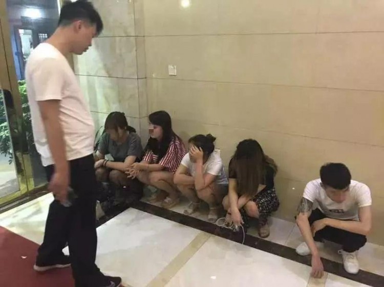 贛州一保健中心打著正規按摩旗號涉黃警方從現場帶走多人老板投案自首