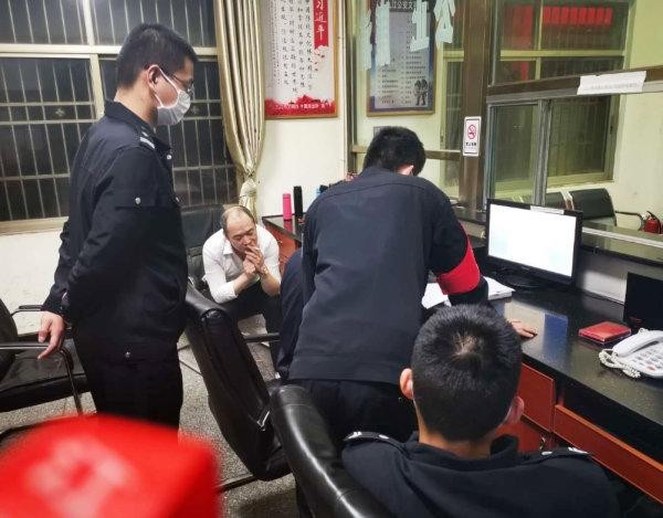 添亂!九江市區一娛樂會所違規擅自經營被查處