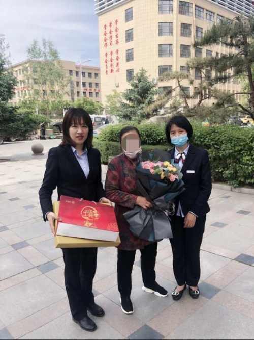 工行榆林分行組織開展留住時光留住美母親節系列活動