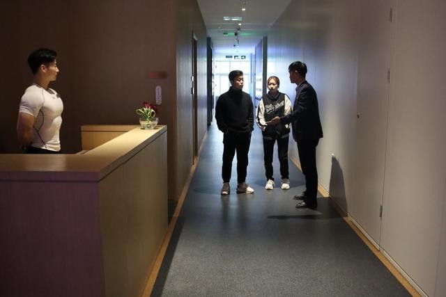 萌妹子打卡南陽飛揚尊爵匯健身減肥嗨體驗