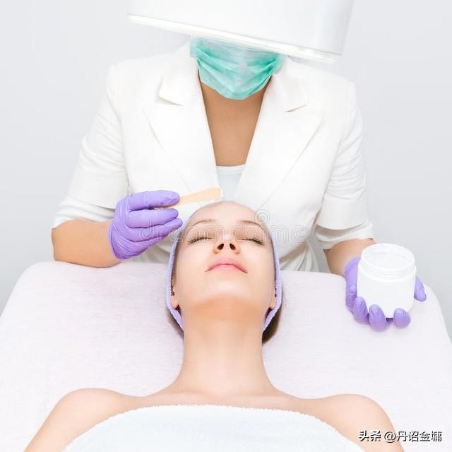 江西九江一按摩店慘案：男子不付錢掐死女技師！網(wǎng)友：太沒(méi)品了！