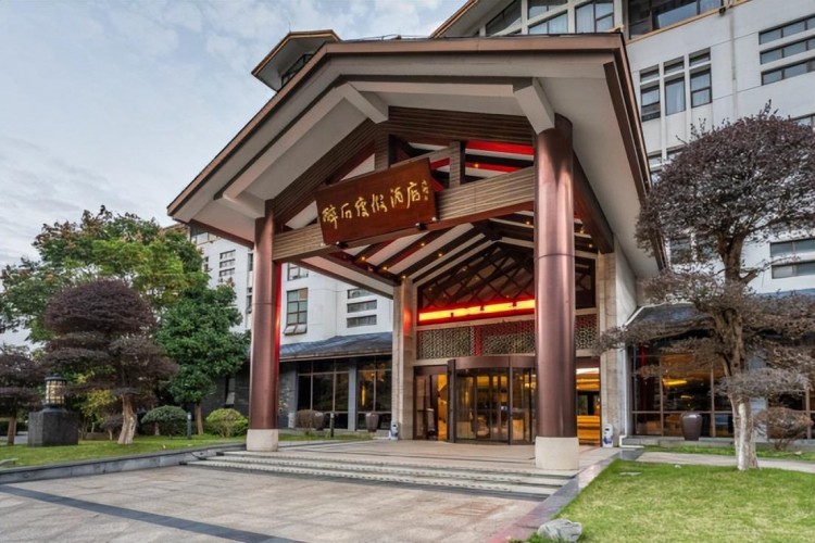 向冷空氣開(kāi)泡讓一場(chǎng)溫泉之旅承包初冬的第一份溫暖！