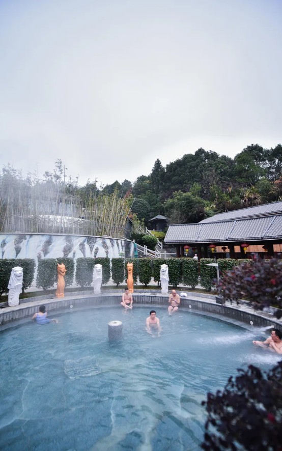 向冷空氣開(kāi)泡讓一場(chǎng)溫泉之旅承包初冬的第一份溫暖！