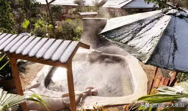 斷崖式降溫！去周邊最具人氣溫泉泡湯那才叫爽