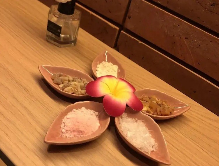 進店就抽獎！中秋福利到來一場通通快快的泰式SPA吧