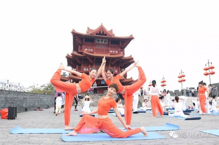 發生什么事今天肇慶宋城墻上好多人圍觀!