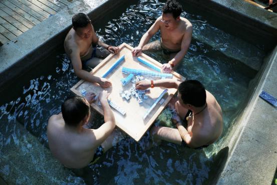 福泉溫泉:大佛腳下洗去一世塵土