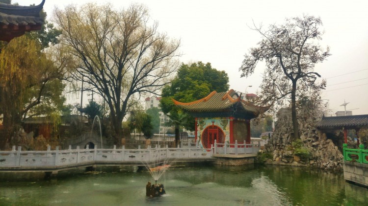 二十年后，夜幕下的老襄陽會館，風景依舊