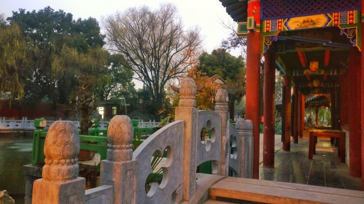 二十年后夜幕下的老襄陽會館風景依舊
