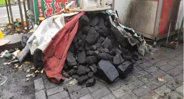 平頂山部分洗浴中心和餐飲商戶違規使用散煤被省委督察組曝光