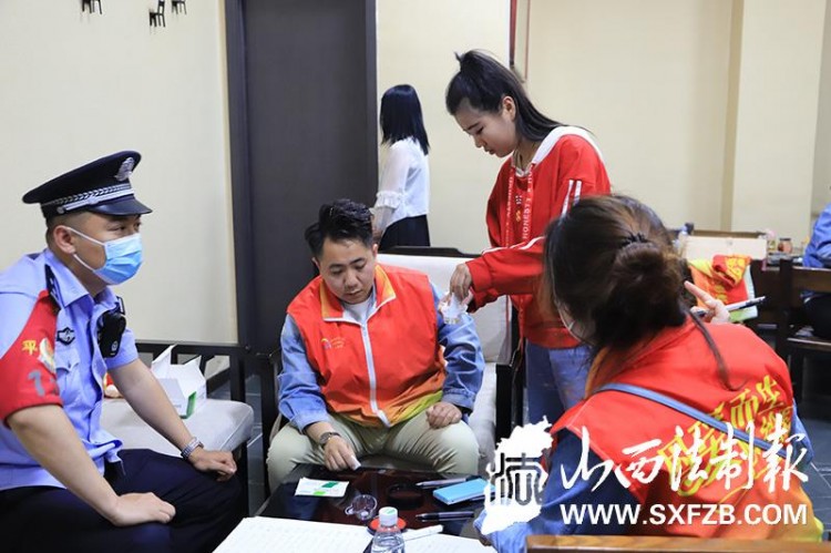 大同平城區(qū)警方對(duì)轄區(qū)32家洗浴足療KTⅤ等場(chǎng)所進(jìn)行全方面檢查