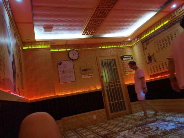 九月份在青海省西寧市一家洗浴理療中心洗了個澡